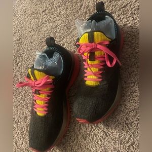 Brooks-Women size 9